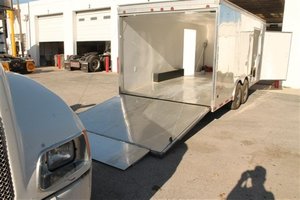 Enclosed car hauling trailer 