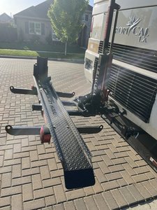 1000 CH RV hydraulic motorcycle carrier for a diesel 